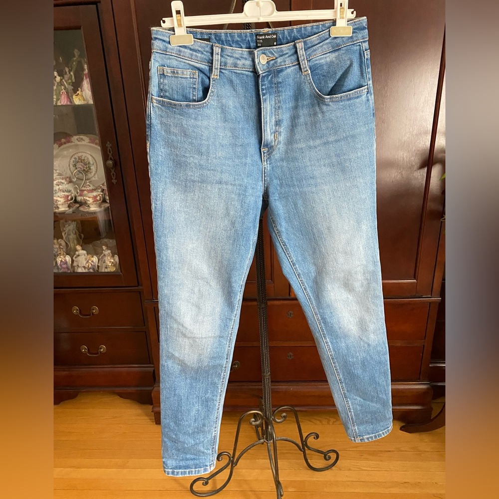 💙👖FRANK & OAK STRAIGHT LEG SLIM FIT MOM JEANS IN “KIM” STYLE BLUE JEANS👖💙